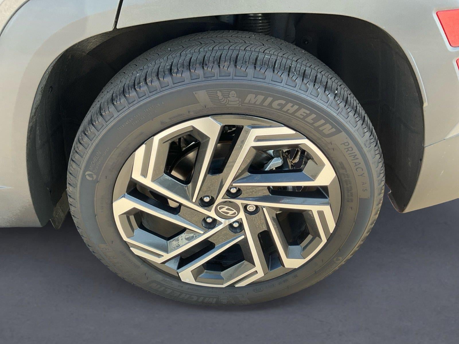 Used 2025 Hyundai Tucson Limited AWD/4WD image 14