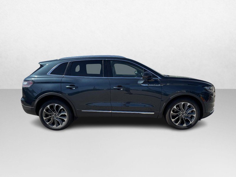 Certified 2023 Lincoln Nautilus Reserve w/ Luxury Package AWD/4WD image 4