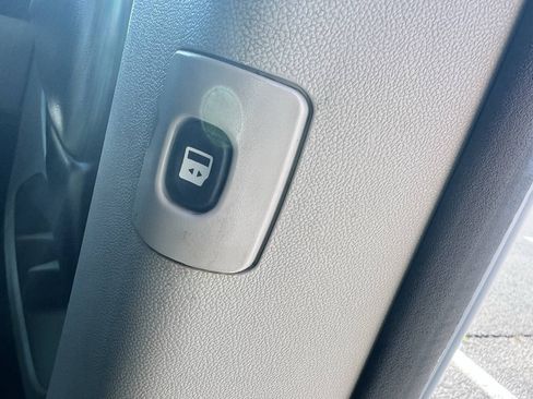 Used 2019 Dodge Grand Caravan SXT FWD image 27