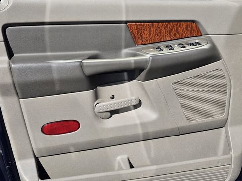 Used 2006 Dodge Ram 1500 Truck SLT image 16