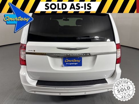Used 2014 Chrysler Town & Country Touring-L w/ Driver Convenience Group FWD image 7