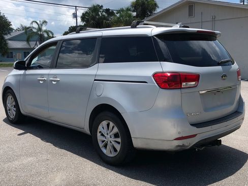 Used 2016 Kia Sedona LX w/ LX Essentials Premium Package FWD image 5
