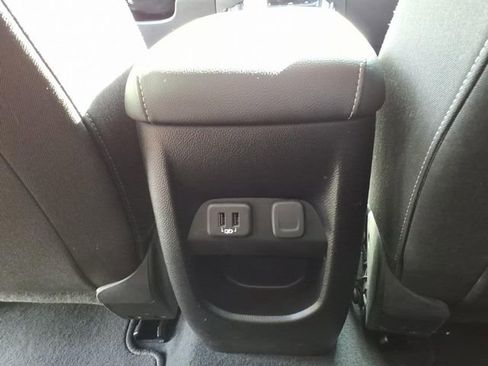 Used 2022 Chevrolet Colorado LT AWD/4WD image 28