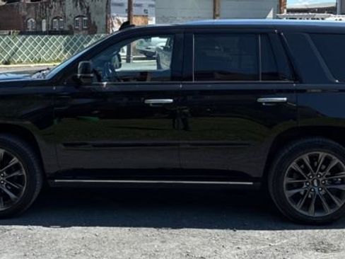 Used 2019 Cadillac Escalade Premium Luxury w/ Escalade Sport Edition AWD/4WD image 2