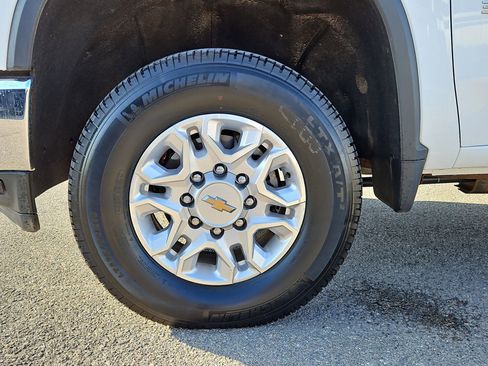 Used 2021 Chevrolet Silverado 3500 LTZ w/ LTZ Convenience Package image 11