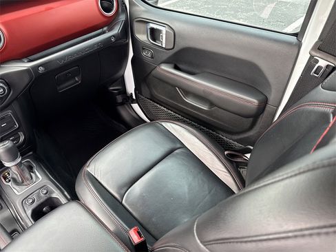 Used 2018 Jeep Wrangler Unlimited Rubicon image 27