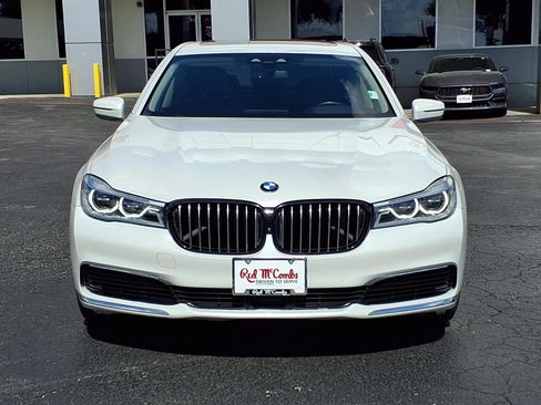 Used 2019 BMW 750i w/ Executive Package RWD image 2