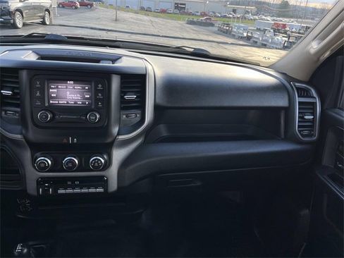 Used 2020 RAM 3500 Tradesman w/ Chrome Appearance Group image 15