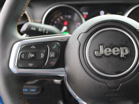 Used 2023 Jeep Wrangler Unlimited Sahara AWD/4WD image 20