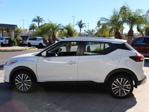 Used 2024 Nissan Kicks SV image 6