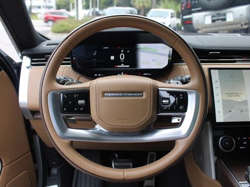 Used 2023 Land Rover Range Rover SE image 12