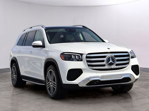 New 2026 Mercedes-Benz GLS 450 4MATIC image 3
