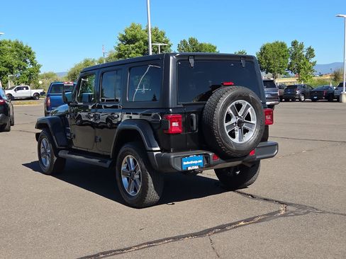 Used 2022 Jeep Wrangler Unlimited Sahara w/ LED Lighting Group AWD/4WD image 12