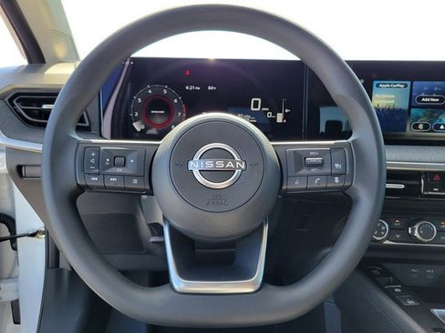 New 2025 Nissan Kicks SV image 25