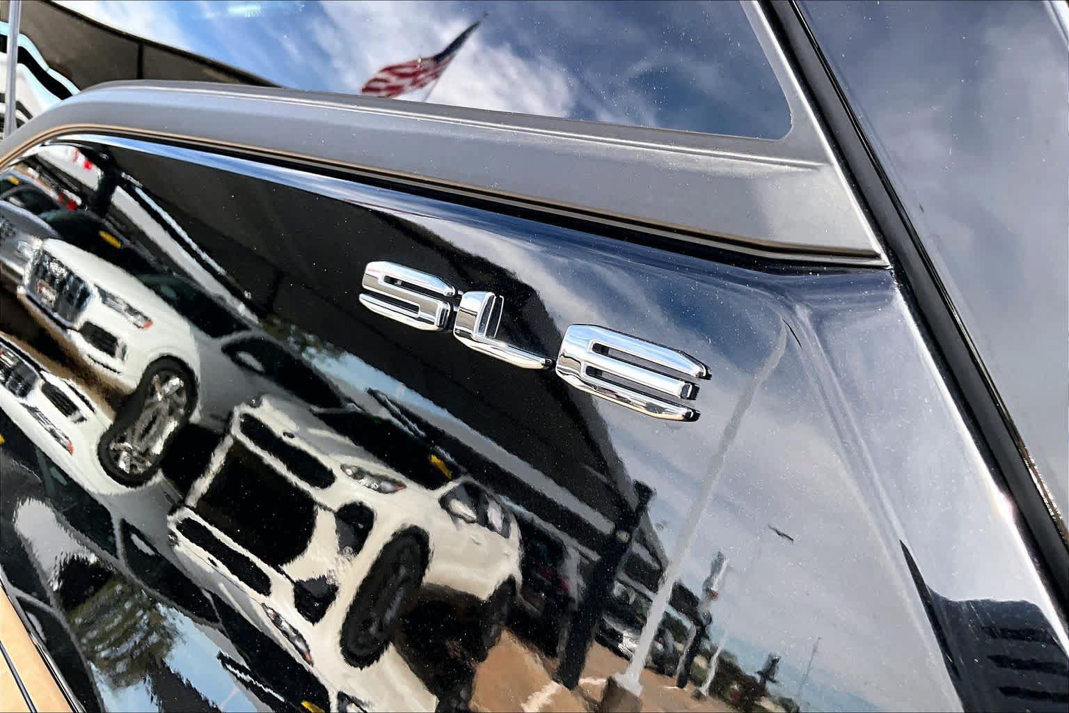 Used 2024 GMC Terrain SLE AWD/4WD image 10