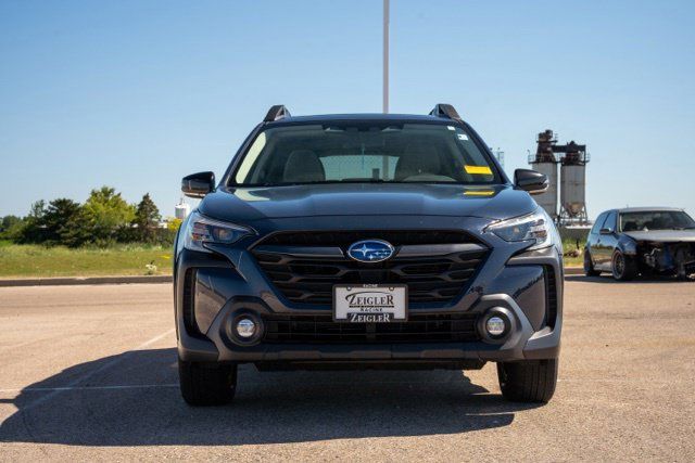 Used 2023 Subaru Outback Premium AWD/4WD image 2
