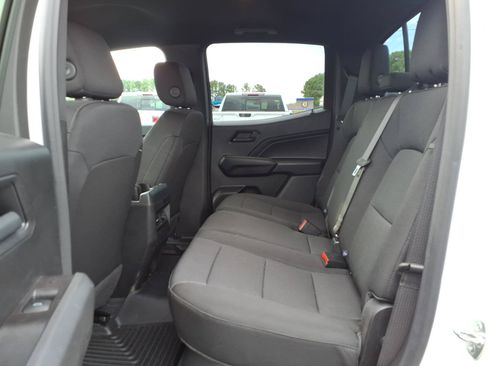 Used 2025 Chevrolet Colorado Trail Boss AWD/4WD image 21