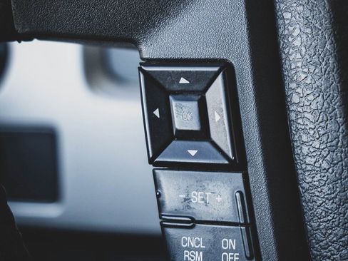 Used 2013 Ford F150 Lariat w/ Lariat Chrome Pkg image 10