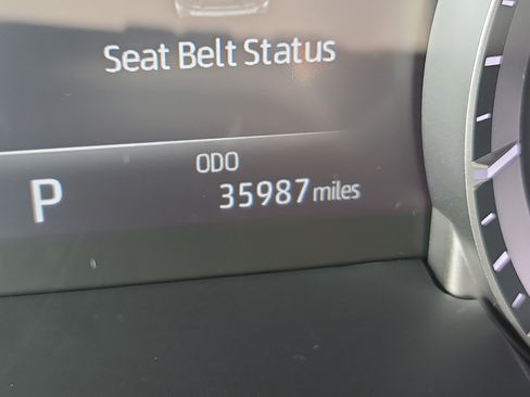 Used 2023 Toyota Highlander XLE AWD/4WD image 24