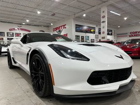 Used 2016 Chevrolet Corvette Z06 w/ Battery Protection Package RWD image 11