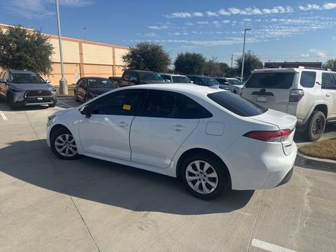 Used 2024 Toyota Corolla LE image 5