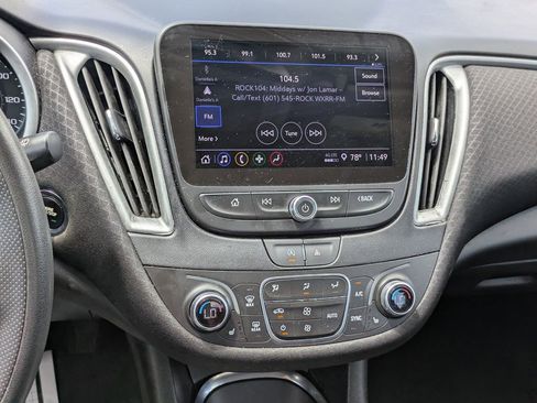 Used 2024 Chevrolet Malibu LT FWD image 13