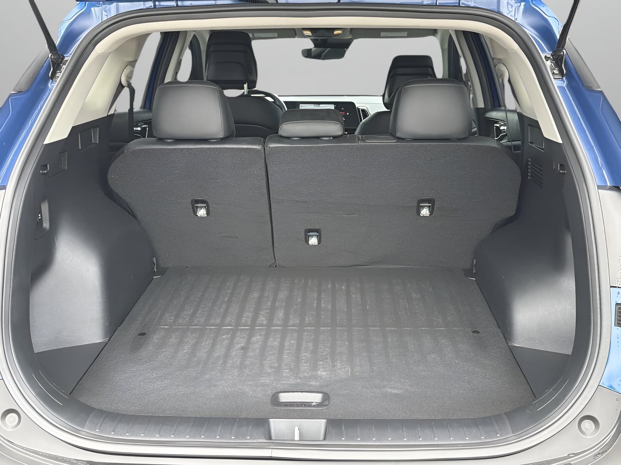 Used 2023 Kia Sportage EX FWD image 8