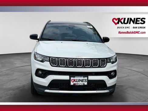 Used 2025 Jeep Compass Limited AWD/4WD image 3