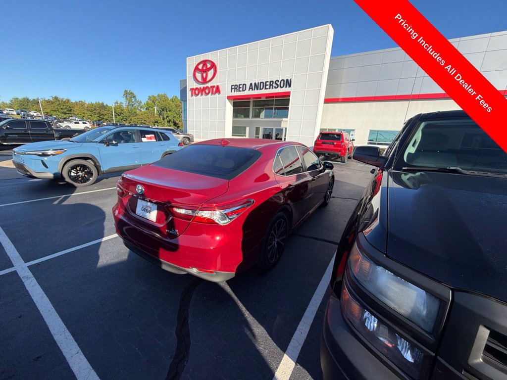 Used 2020 Toyota Camry LE w/ Sunroof Package FWD image 5