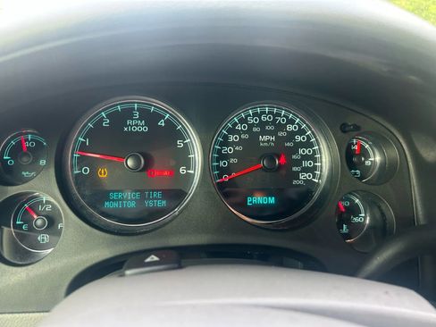 Used 2010 GMC Yukon SLT w/ SLT-2 Equipment Package AWD/4WD image 32