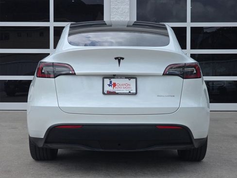 Used 2023 Tesla Model Y Long Range image 6