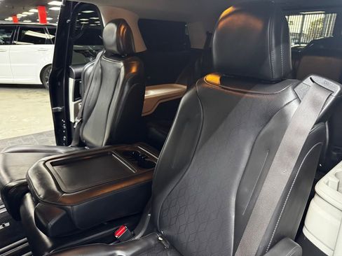 Used 2024 Kia Carnival LX image 43