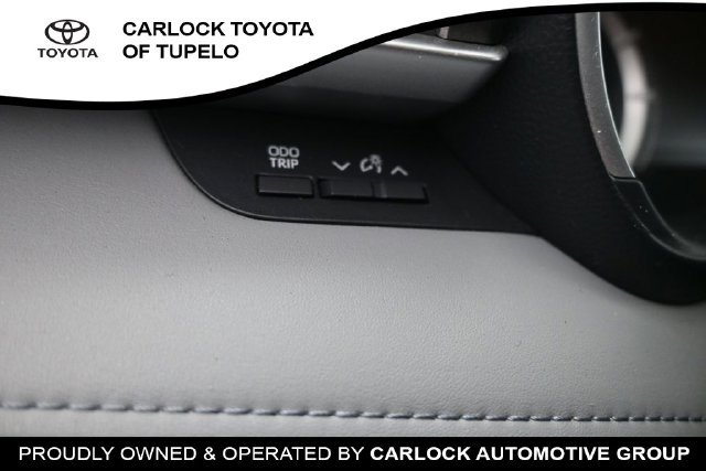 Used 2023 Toyota Highlander XLE FWD image 24
