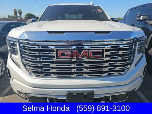 Used 2023 GMC Sierra 1500 Denali w/ Technology Package AWD/4WD image 2