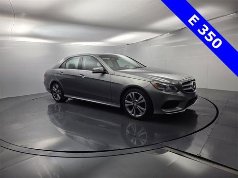 Used 2015 Mercedes-Benz E 350 Sedan image 2