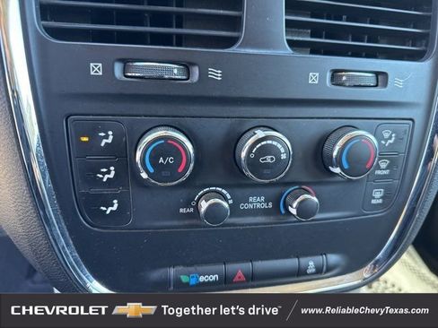Used 2018 Dodge Grand Caravan SE w/ UConnect Hands-Free Group image 23