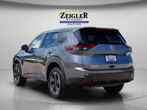 Used 2024 Nissan Rogue SV AWD/4WD image 5