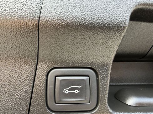 Used 2023 GMC Acadia SLT w/ Preferred Package AWD/4WD image 22