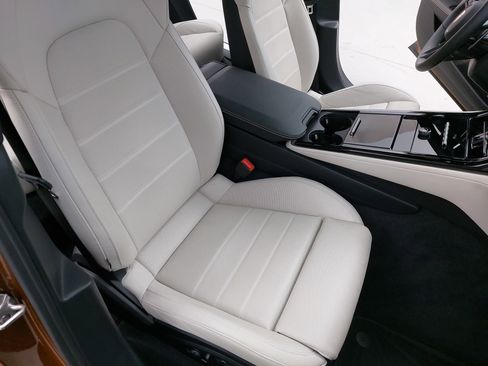 Used 2024 Porsche Panamera 4 image 12