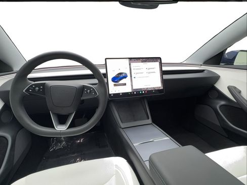 Used 2025 Tesla Model 3 Long Range AWD/4WD image 33