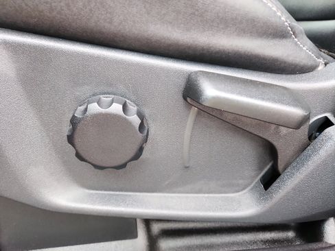 Used 2025 Ford Bronco Badlands image 12