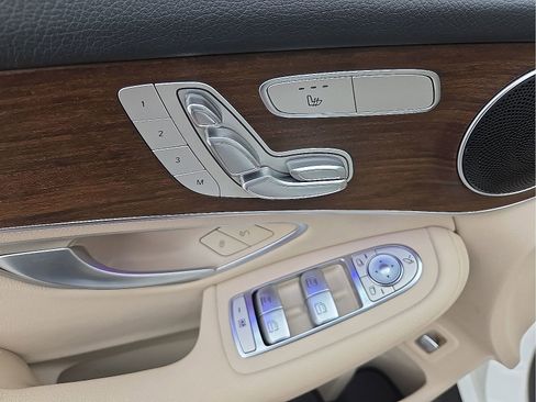 Used 2022 Mercedes-Benz GLC 300 4MATIC w/ Premium Package Lite image 15