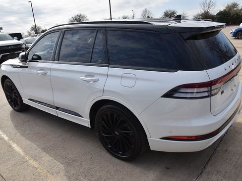 Used 2021 Lincoln Aviator Black Label w/ Class IV Trailer Tow Package image 9