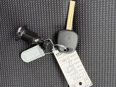 Used 2020 Toyota RAV4 LE FWD image 6