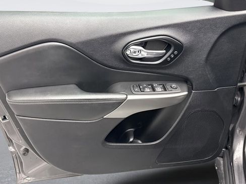 Used 2021 Jeep Cherokee High Altitude image 9