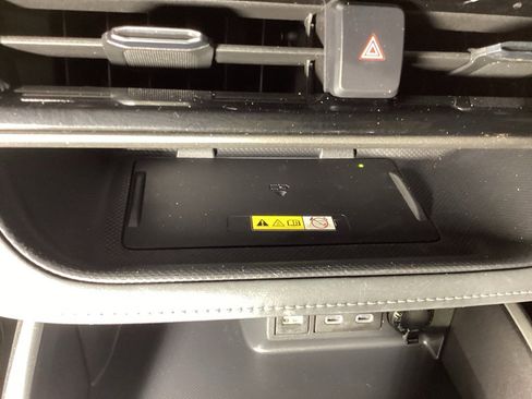 Certified 2023 Toyota Highlander XLE image 18