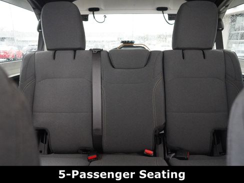 Used 2024 Jeep Wrangler Sahara image 34