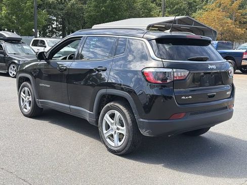 Used 2024 Jeep Compass Latitude AWD/4WD image 3