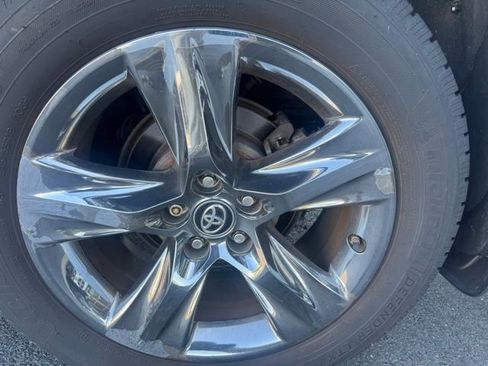 Used 2019 Toyota Highlander Limited Platinum AWD/4WD image 24