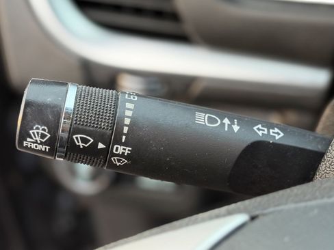 Used 2017 Chevrolet Traverse Premier image 32